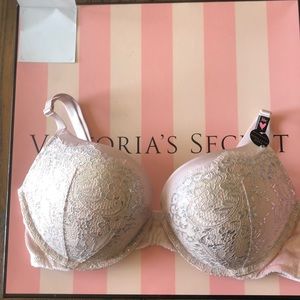 Victoria’s Secret bombshell bra